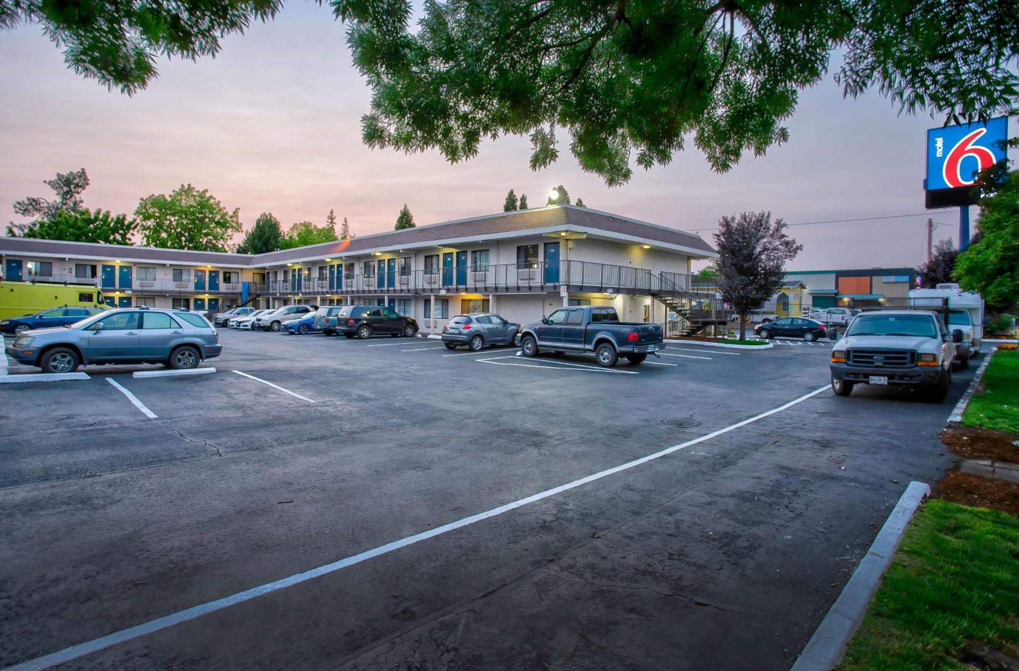 Motel 6-Salem, Or Екстериор снимка