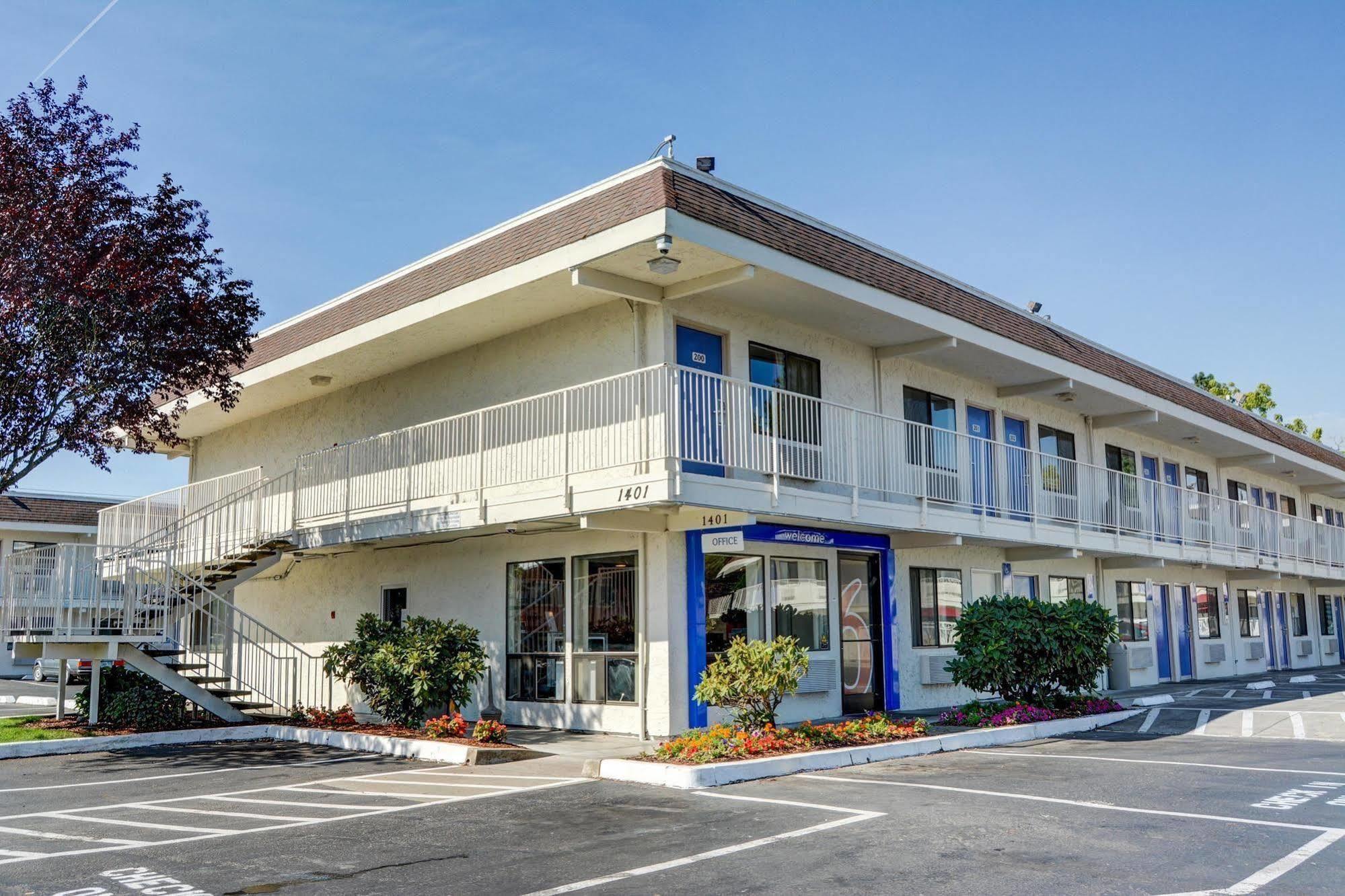Motel 6-Salem, Or Екстериор снимка